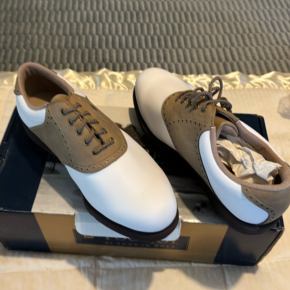 Footjoy Golf Shoes. new